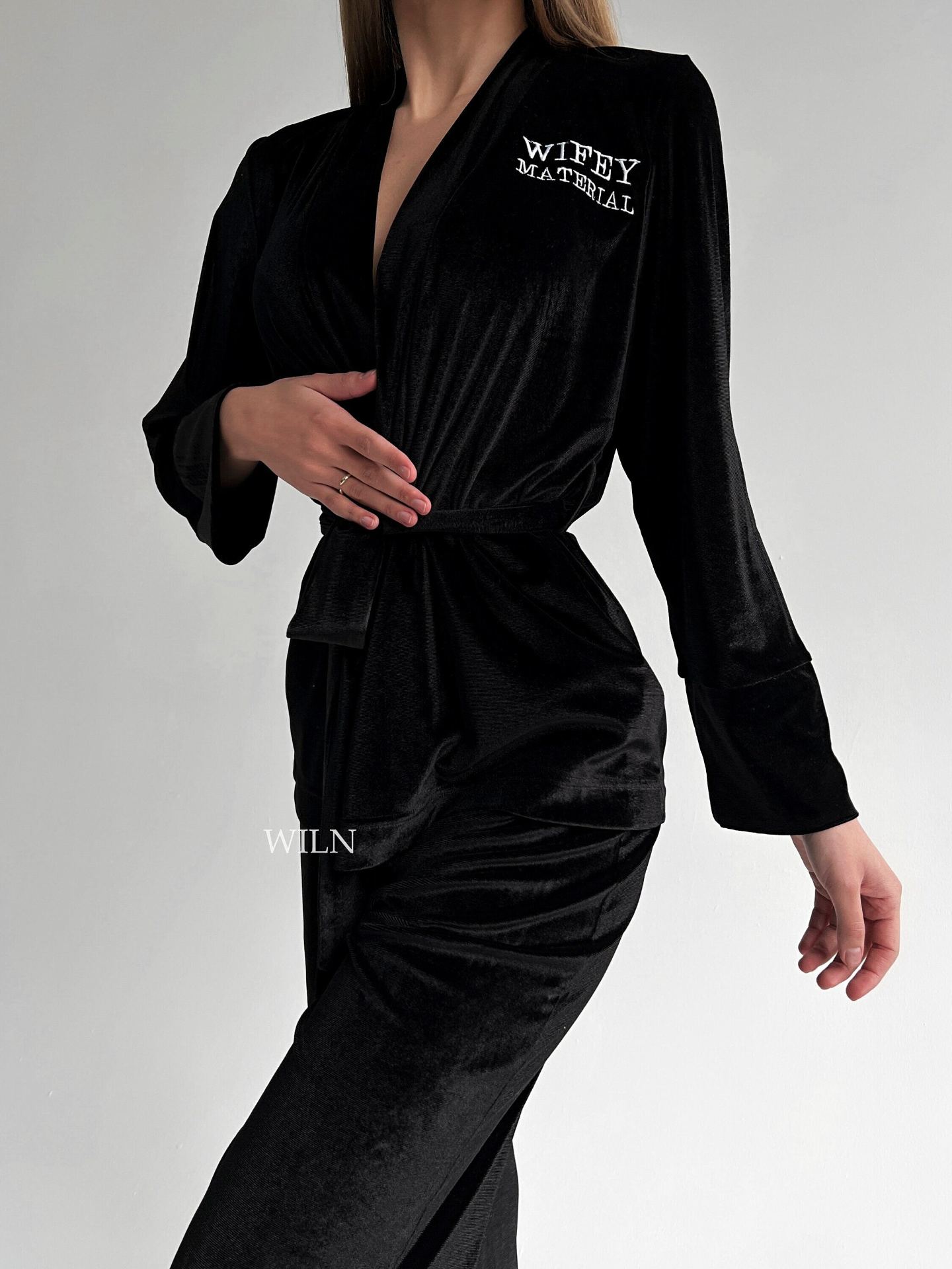 Wiln MAJESTIC - Black Velour Robe