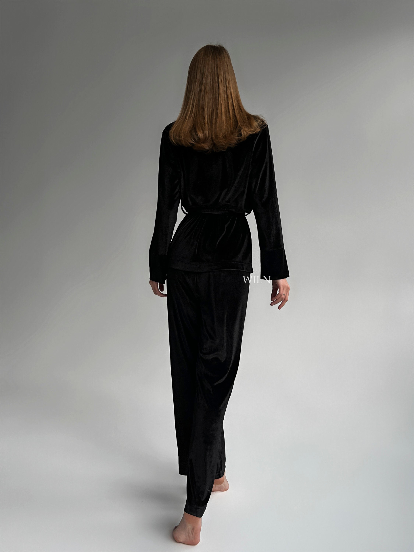 Wiln MAJESTIC - Black Velour Robe