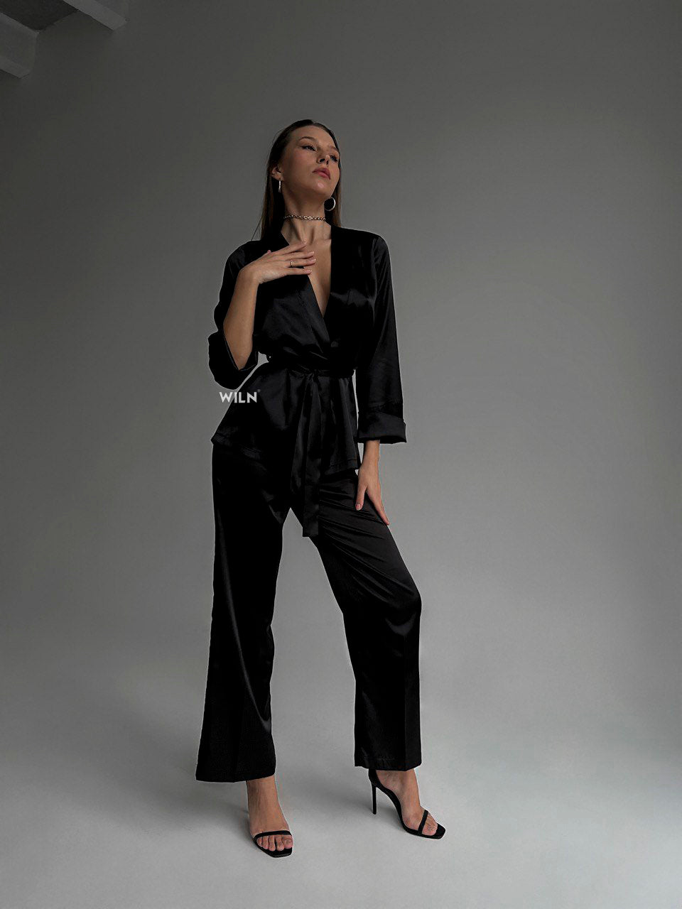 Wiln ELEGANCE - Black  2-Piece Luxurious Satin Loungewear