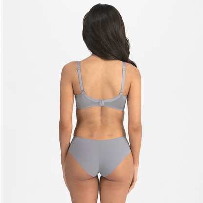 Dominique Jilian Gray Everyday Wireless Minimizer Bra